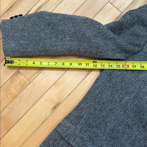 Harris Tweed Herringbone Wool Gray Men's Blazer - Picture 11 of 12
